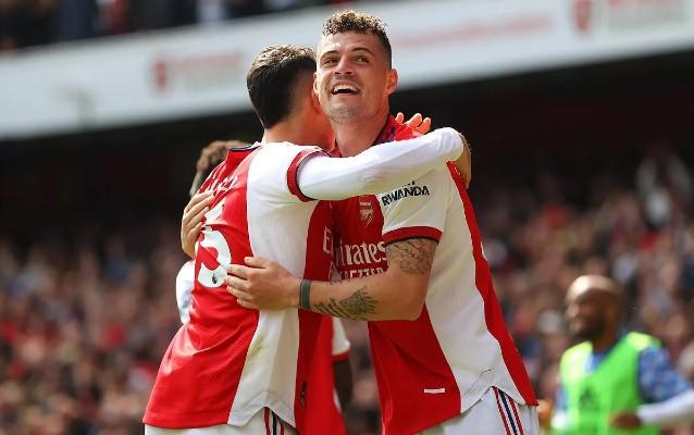 "Arsenal" "Mançester Yunaytedə qalib gəldi