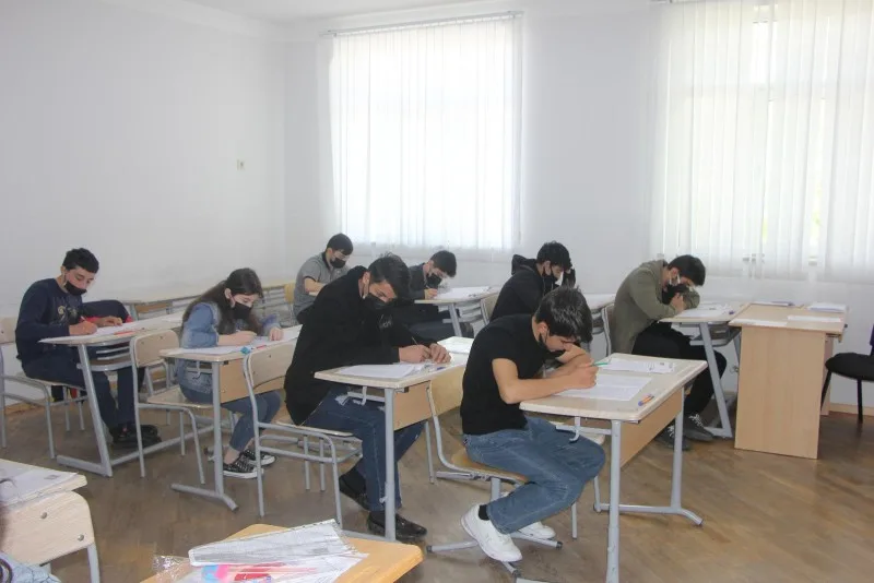 Doqquzuncu sinif şagirdləri buraxılış imtahanı verdi - YENİLƏNİB