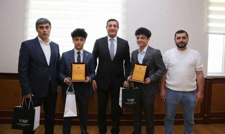 Deputat Avropa çempionatının mükafatçıları ilə görüşüb - FOTOLAR