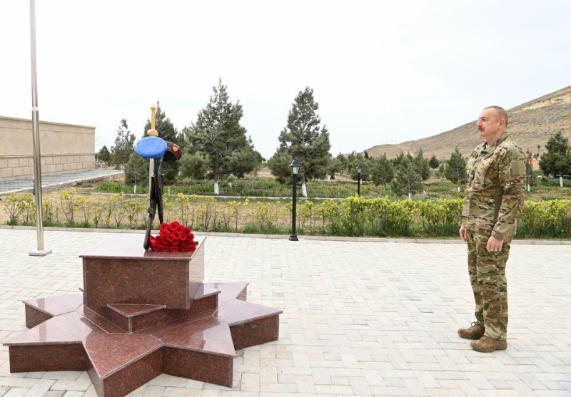 İlham Əliyev şəhid xüsusi təyinatlıların xatirəsini yad edib