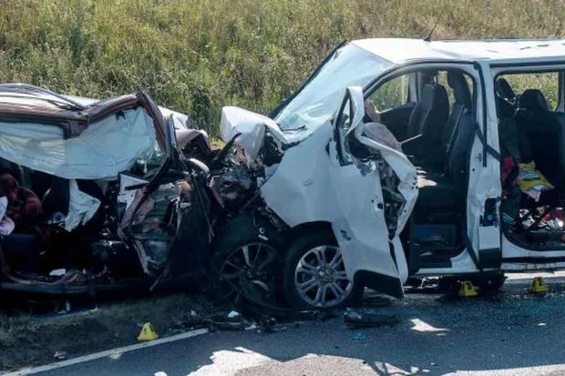 İmişlidə mikroavtobusla minik maşını toqquşdu: Xəsarət alanlar var
