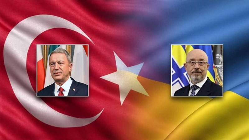 Akar Reznikovla telefonla danışdı