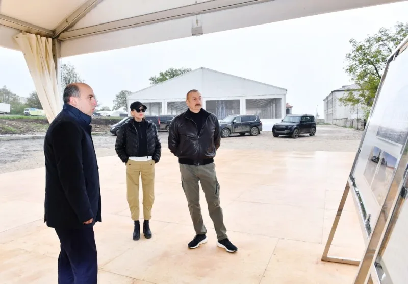 İlham Əliyev və Mehriban Əliyeva Şuşa Realnı Məktəbində həyata keçiriləcək təmir-bərpa işləri ilə tanış olublar