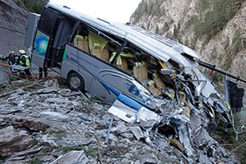 Avtobus qəzaya uğradı - 11 nəfər öldü