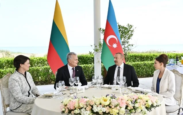 Litva Prezidenti və xanımının şərəfinə rəsmi ziyafət verilib
