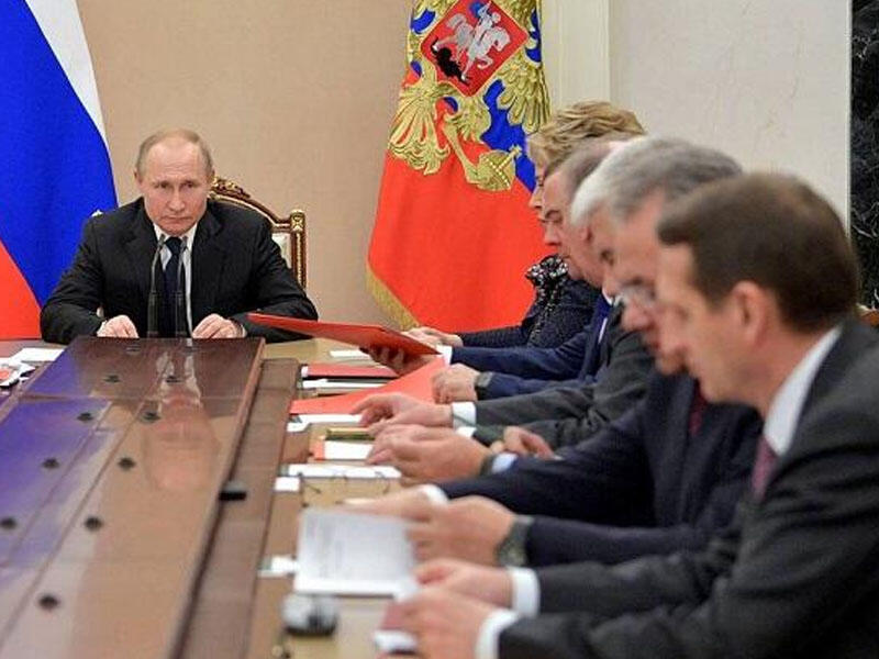 Putin iki istiqamətdə Avropaya təzyiqi artırır