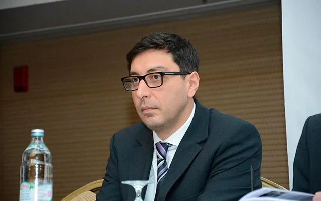 Fərid Qayıbov Azad Rəhimovun qaynını İŞDƏN ÇIXARDI