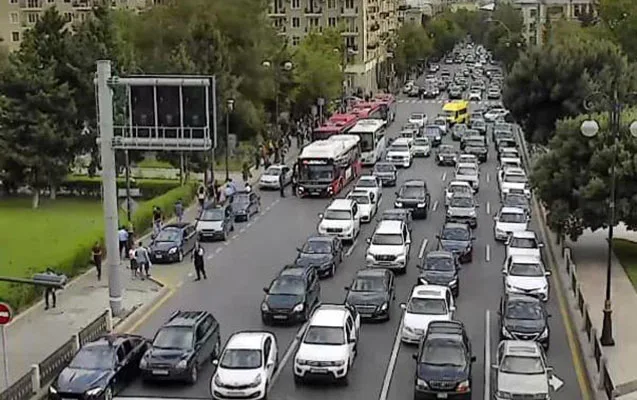 Bu yollarda tıxac var - SİYAHI