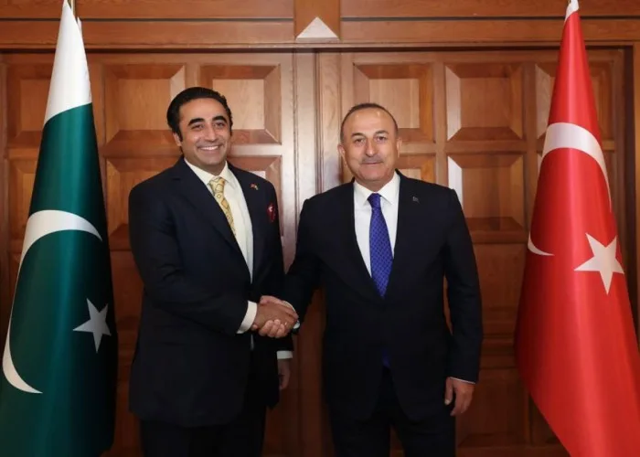 Çavuşoğlu pakistanlı həmkarı ilə görüşüb