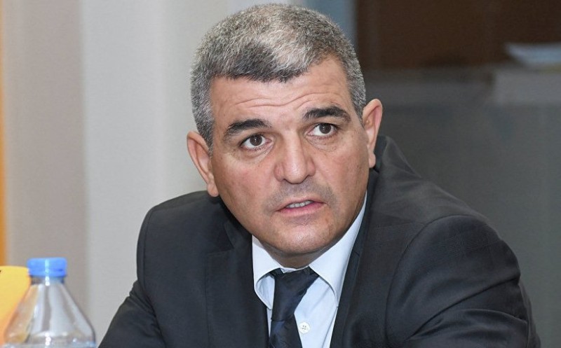 Deputat dövlət müəssələrinin özəlləşdirilməsini təklif edir