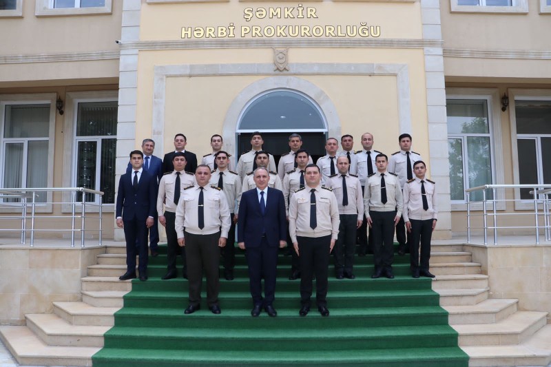Kamran Əliyev rayon prokurorlarına göstərişlər verdi