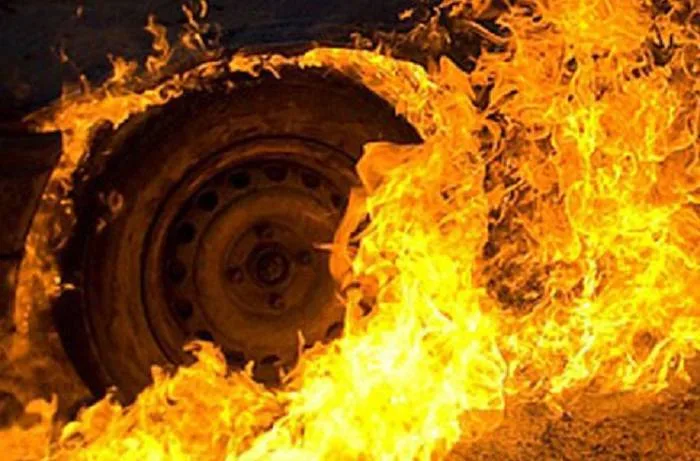 Bakıda yük maşını YANDI