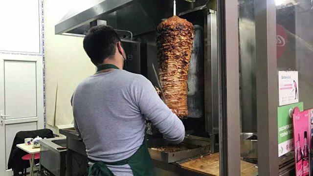 “Ən təhlükəli ətlər dönərxanalara verilir”