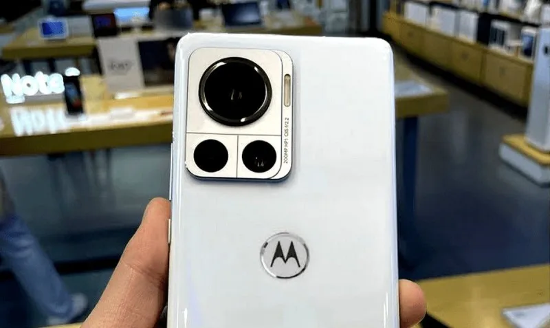 "Motorola"nın flaqman smartfonuna aid olan YENİ TİZER FOTOSU