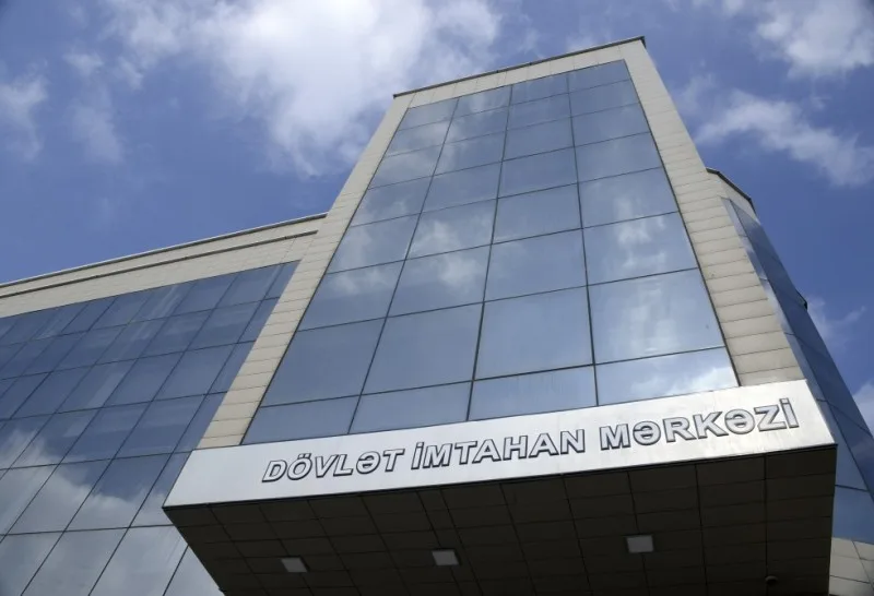 Doktorantura və dissertanturaya xarici dildən qəbul imtahanı keçirildi