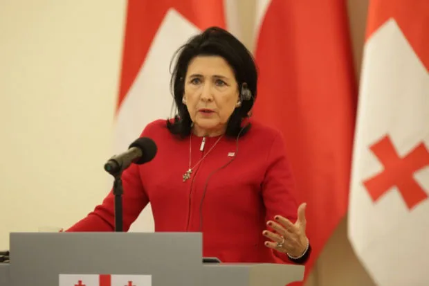 Salome Zurabişvili Gürcüstanın Aİ-yə namizədlik statusu almamasına qəzəblənib