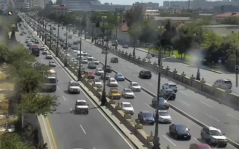 Bakıda bu yollarda sıxlıq yarandı - FOTO