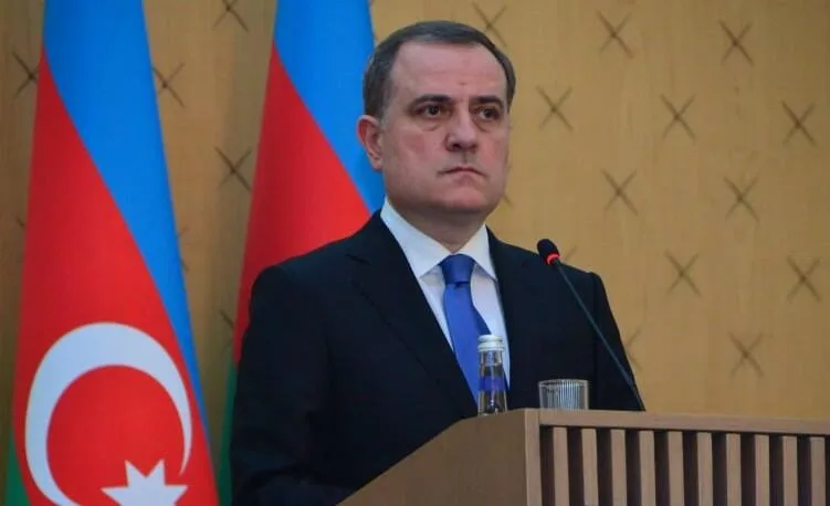 Bayramov özbək həmkarı ilə danışdı