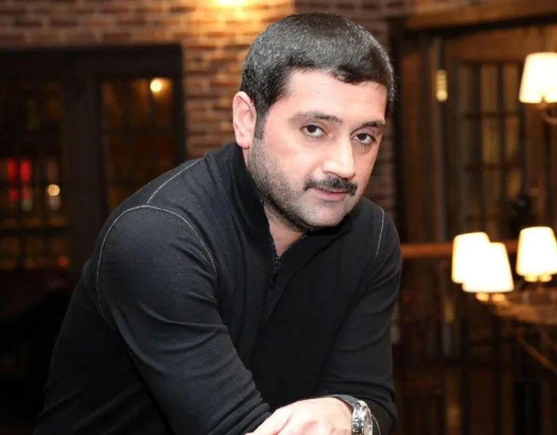 İzzət Bağırov uzun zaman sonra oğlu ilə - FOTO