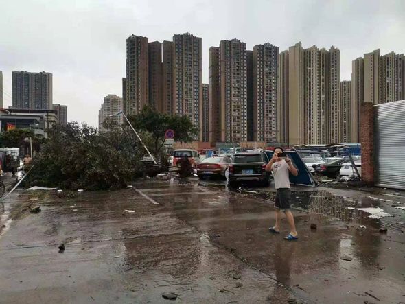 Çində tornado yüzlərlə evi dağıdıb: Ölən və yaralananlar var - VİDEO