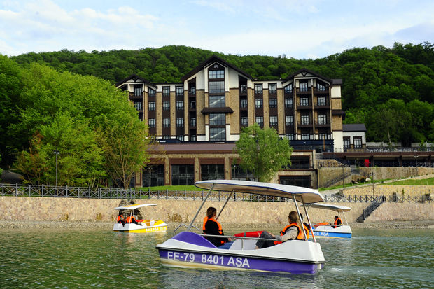 Su anbarını qurutmaq üçün torpaqla dolduran hotel CƏZALANDIRILDI