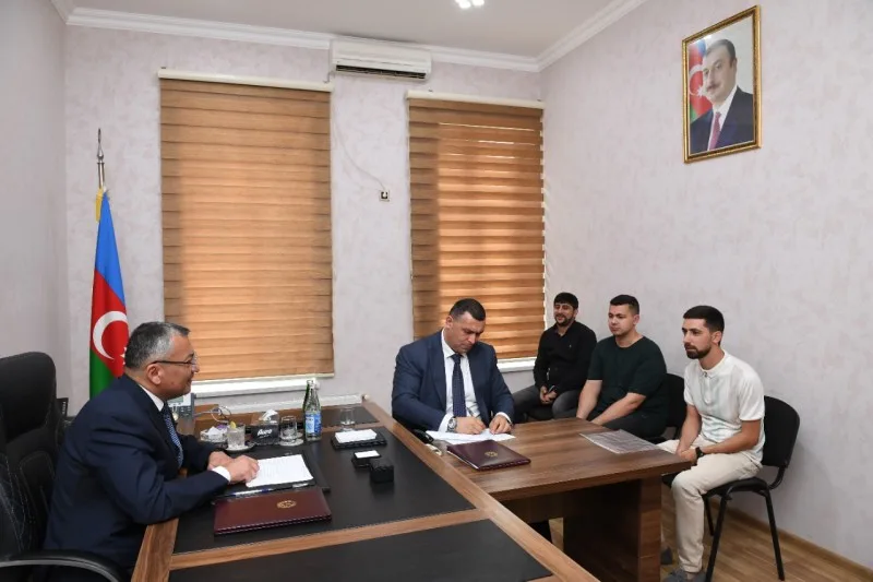 Dövlət Komitəsinin sədri vətəndaşları qəbul edib
