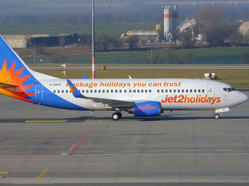 Qadın soyunaraq “Allahu Əkbər!” dedi: Təyyarə... - VİDEO