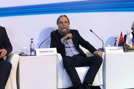 Duqin qızının ölümündən DANIŞDI