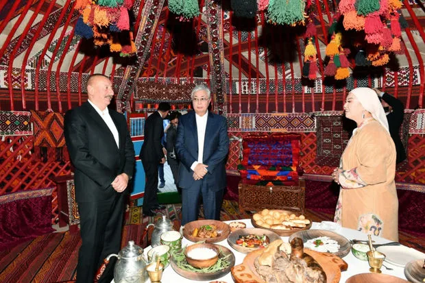 Prezidentlər Dənizkənarı Milli Parkda qurulmuş “Qazax yurtası” ilə tanış olublar - YENİLƏNİB + FOTO