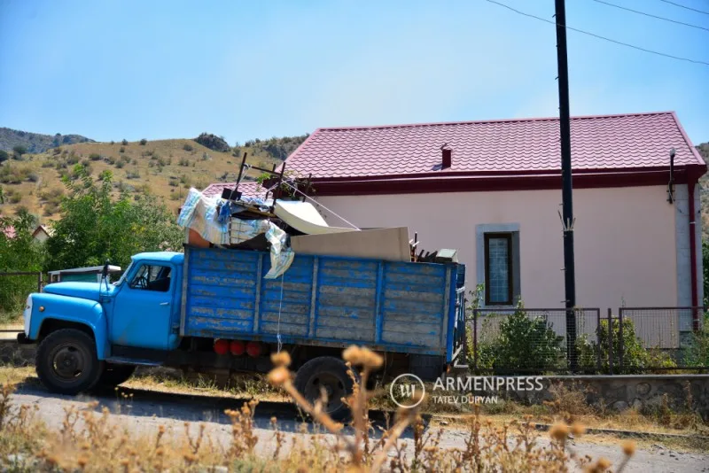 Ermənilər Zabuxdan köçür - FOTO