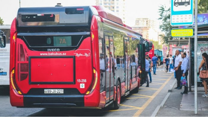 86 avtobus gecikmə ilə hərəkət edir