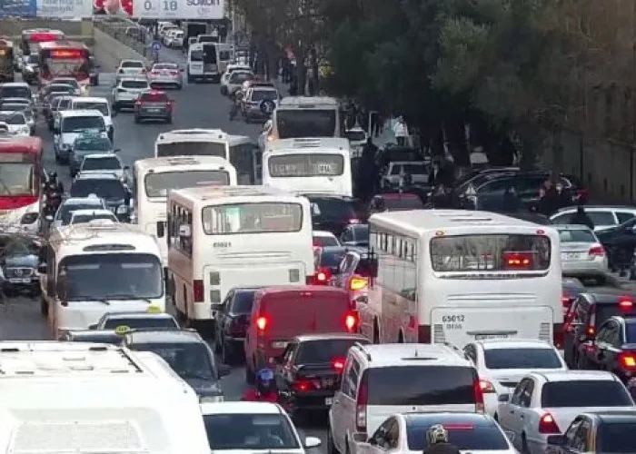Bakıda 162 avtobus gecikir - SİYAHI