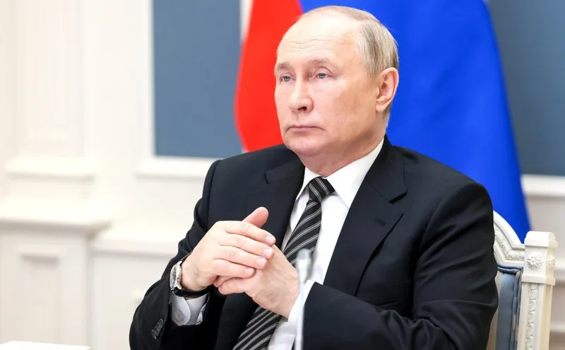 Ukrayna Putinin qızlarına sanksiya tətbiq etdi