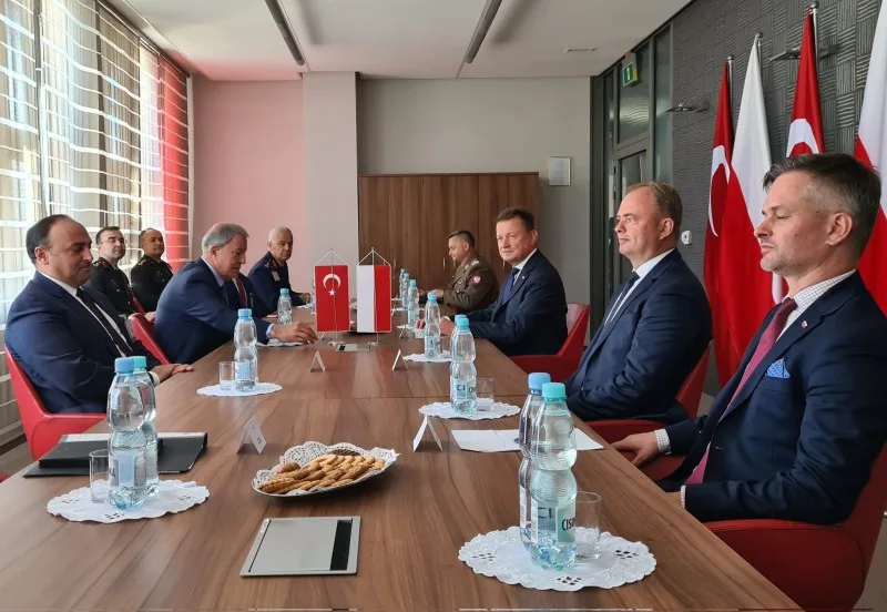 Polşa və Türkiyə müdafiə nazirləri görüşdü