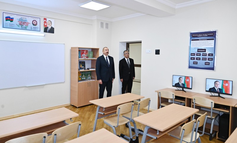 İlham Əliyev 35 saylı tam orta məktəbdə oldu
