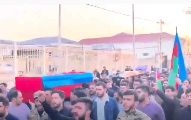 Şəhid Vadim və atası dəfn olunur - VİDEO