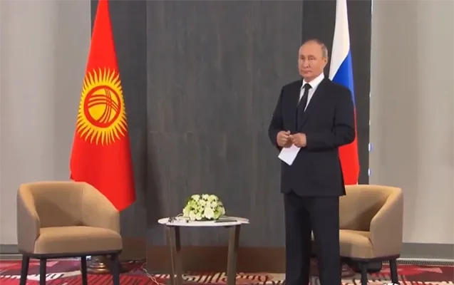 Putin indi də Səmərqənddə gözlətdilər - VİDEO