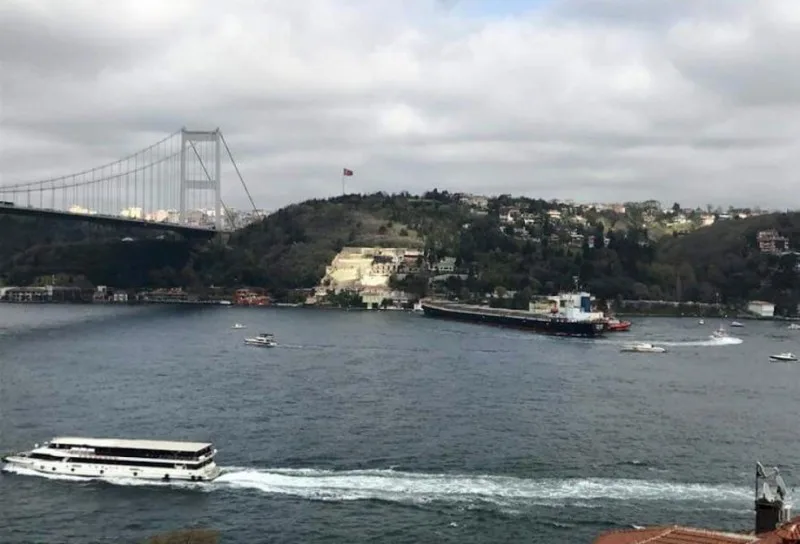 İstanbul boğazında gəmilərin hərəkəti dayandırıldı