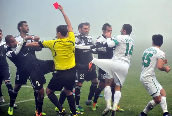 Futbol matçı qətliama çevrildi - FOTO