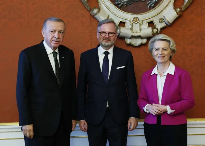 Ərdoğan Avropa Komissiyasının sədri ilə görüşüb
