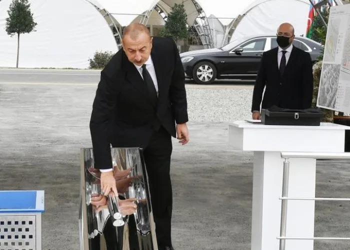 İlham Əliyev Zəngilanda ilk yaşayış binasının təməlini qoyub