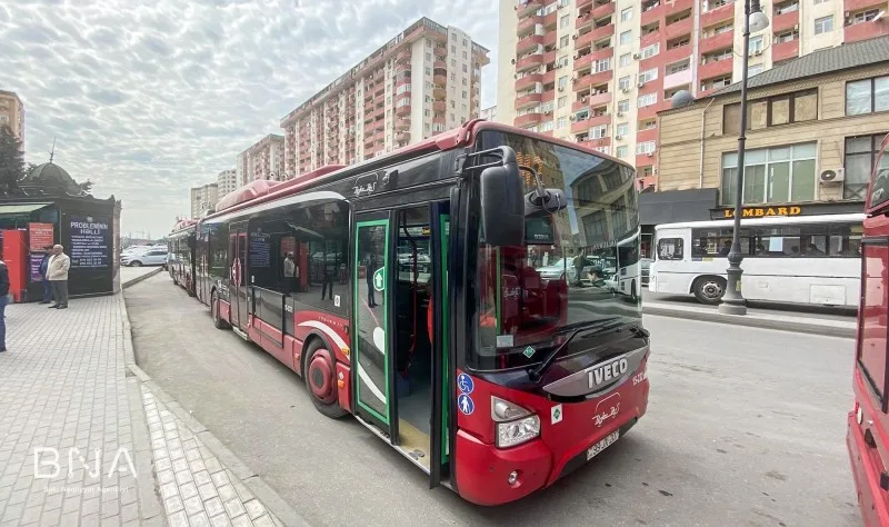 Bakıda 138 avtobus gecikir