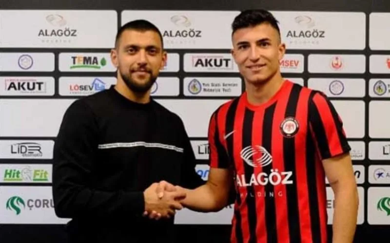 Millinin futbolçusu klubunu dəyişdi