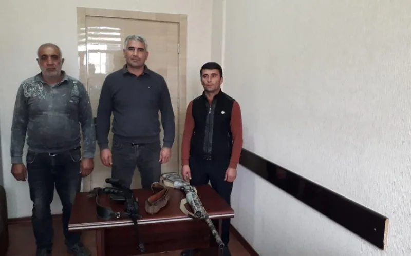 Polis onları dayandırmaq üçün havaya atəş açdı