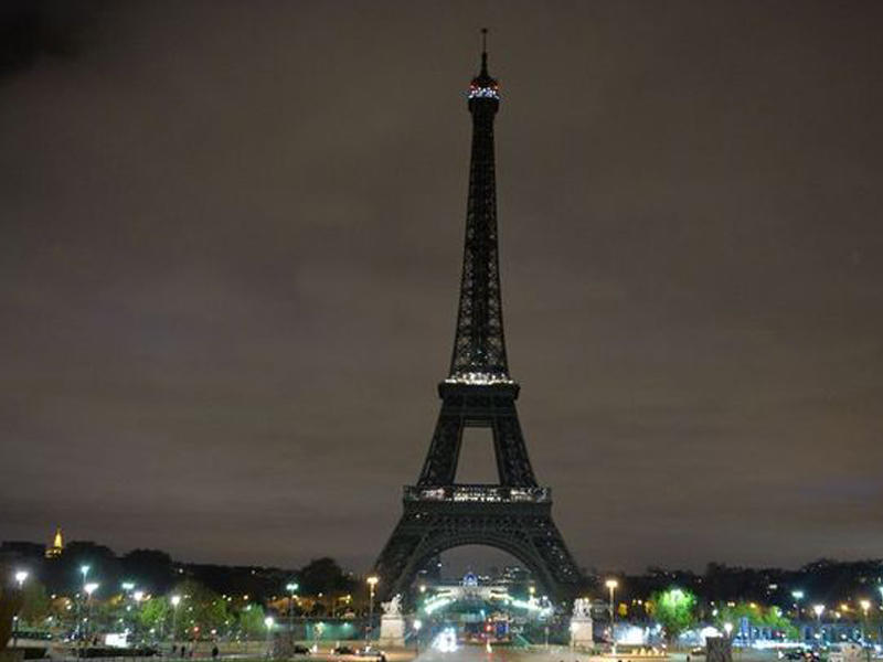 Paris qaranlığa qərq olacaq