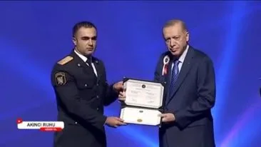 Ərdoğan AzMİU-nun məzununa diplom verdi