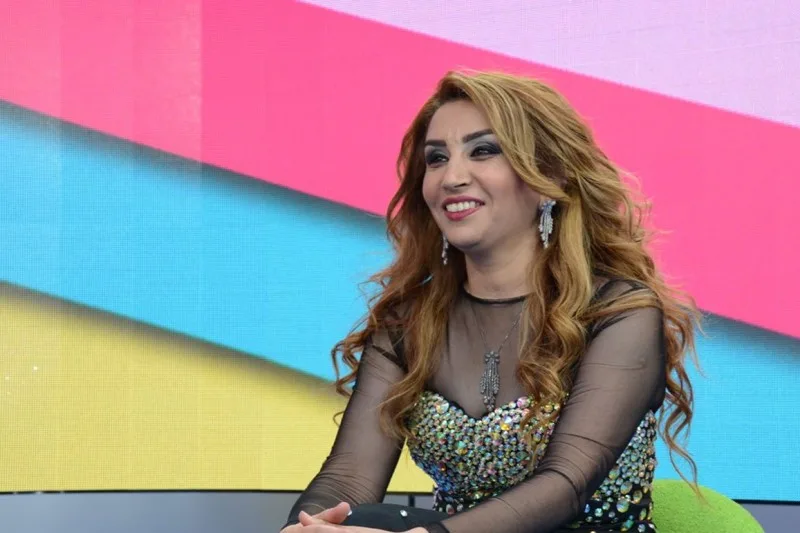 "Pul xərcləməyə qıymıram, qorxuram ac qalaram" - Elnarə Abdullayeva