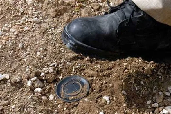 Erməni hərbçi Qarabağda minaya düşdü