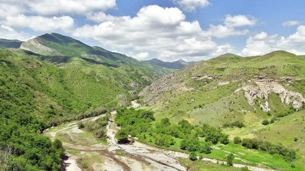 Laçın dəhlizi ilə sülhməramlıların məsuliyyət zonasına silahlar daşınır - FOTO