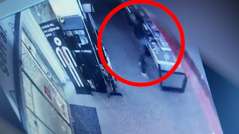 Mağazadan 31 min manatlıq "Iphone" oğurlandı - VİDEO